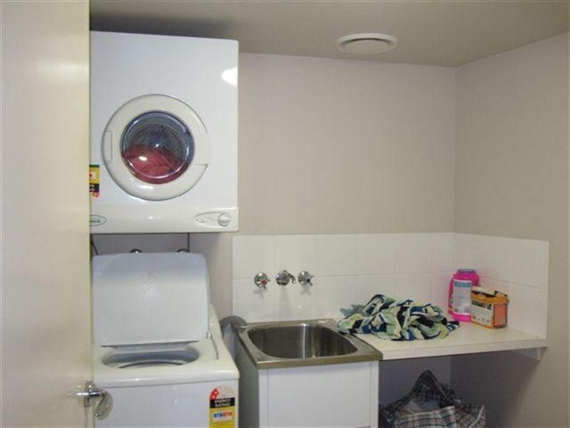 23 Ferny Avenue, Surfers Paradise QLD 4217