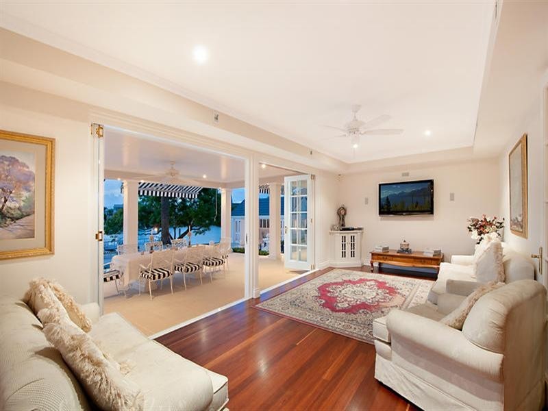 Broadbeach Waters QLD 4218