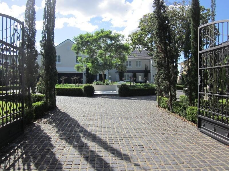 Broadbeach Waters QLD 4218