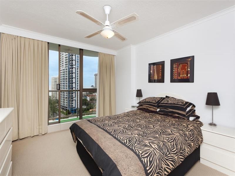 43 Enderley Avenue, Surfers Paradise QLD 4217