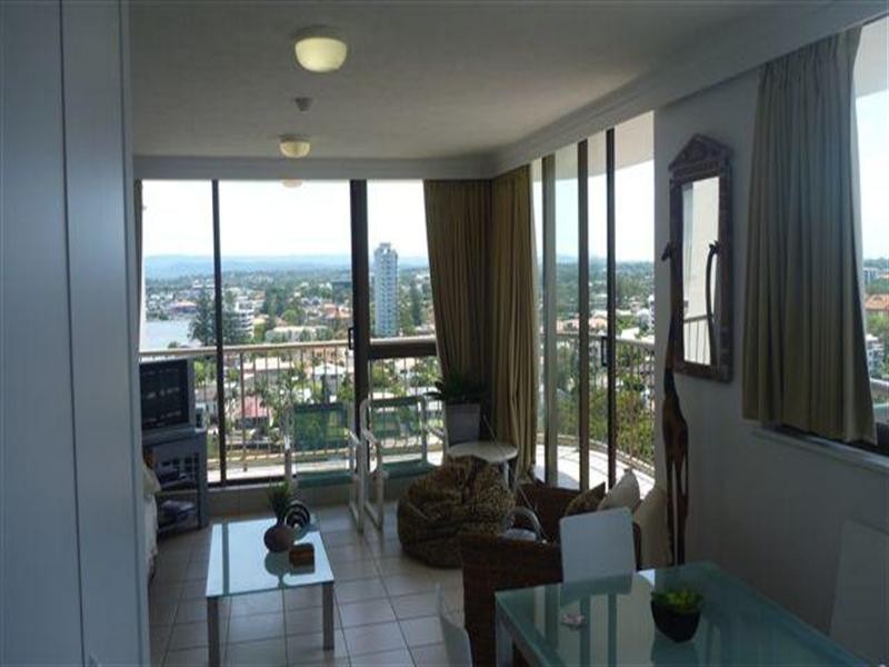 43 Enderley Avenue, Surfers Paradise QLD 4217