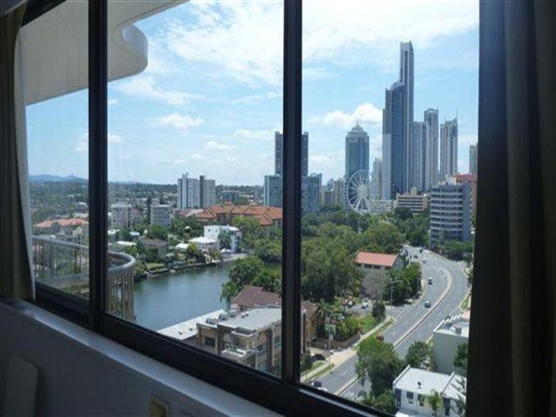 43 Enderley Avenue, Surfers Paradise QLD 4217