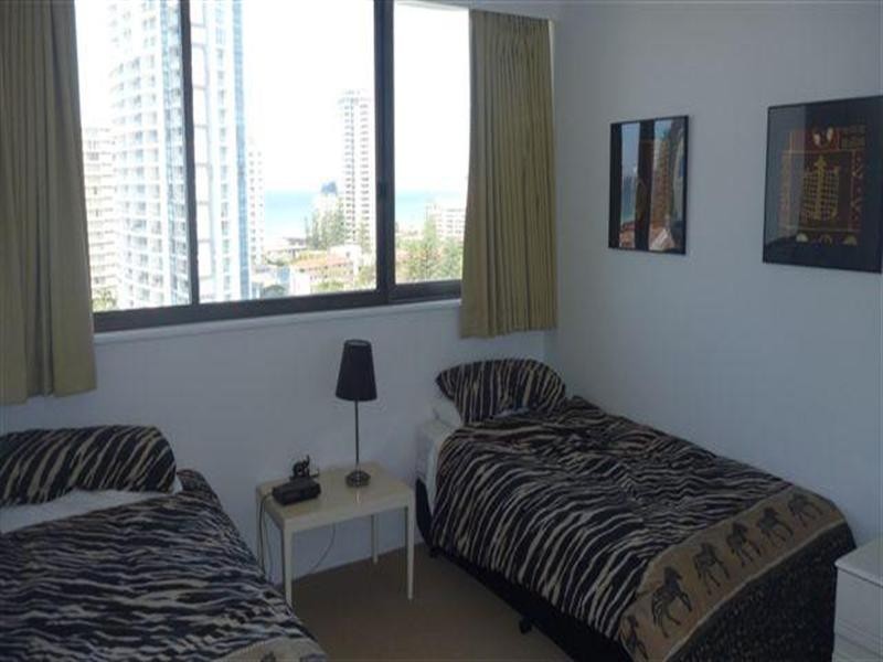 43 Enderley Avenue, Surfers Paradise QLD 4217