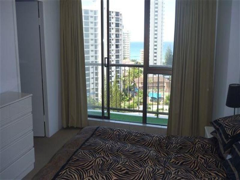 43 Enderley Avenue, Surfers Paradise QLD 4217