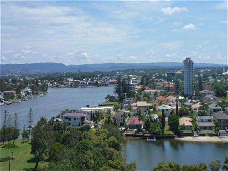 43 Enderley Avenue, Surfers Paradise QLD 4217