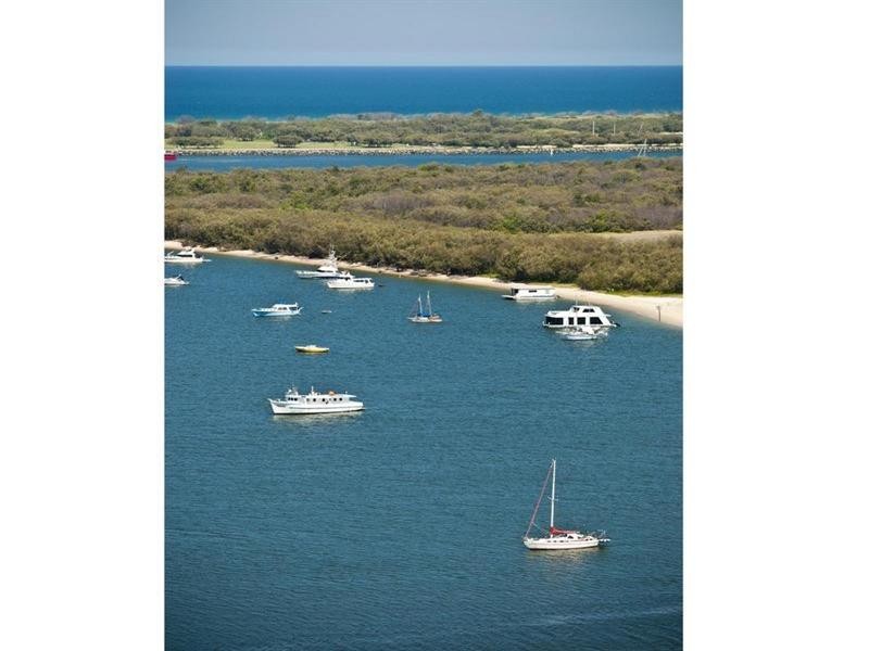 105 Bayview Tower, 21 Bayview Street, Runaway Bay QLD 4216