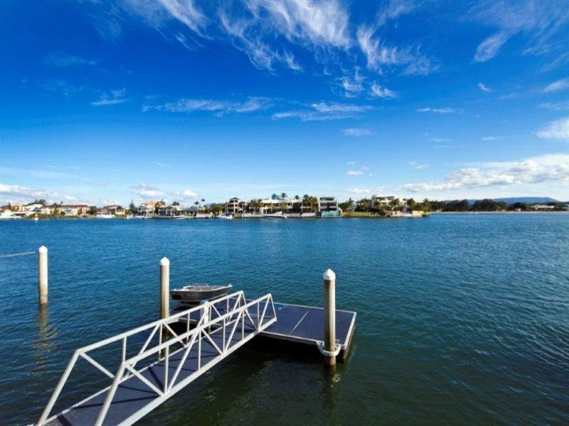 82 Admiralty Drive, Main Beach QLD 4217