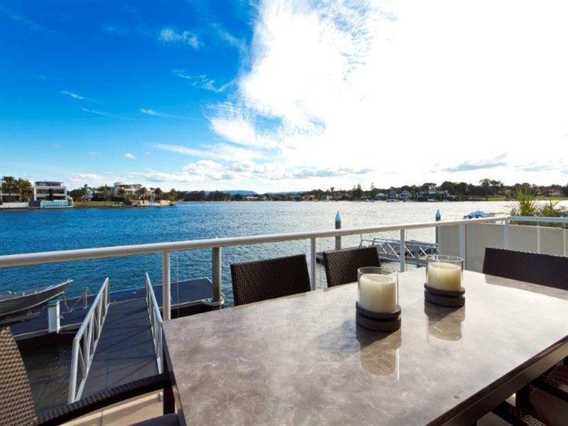 82 Admiralty Drive, Main Beach QLD 4217