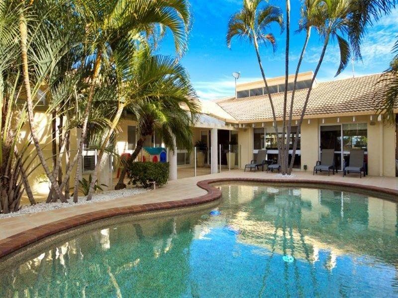 82 Admiralty Drive, Main Beach QLD 4217