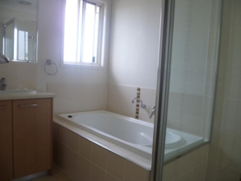 1/16 Armani Avenue, Pimpama QLD 4209