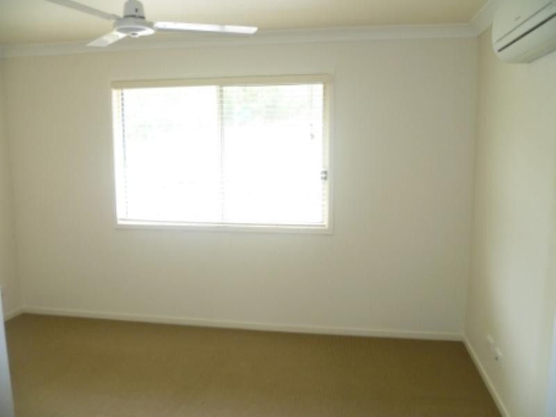 1/16 Armani Avenue, Pimpama QLD 4209