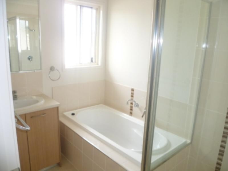 1/16 Armani Avenue, Pimpama QLD 4209