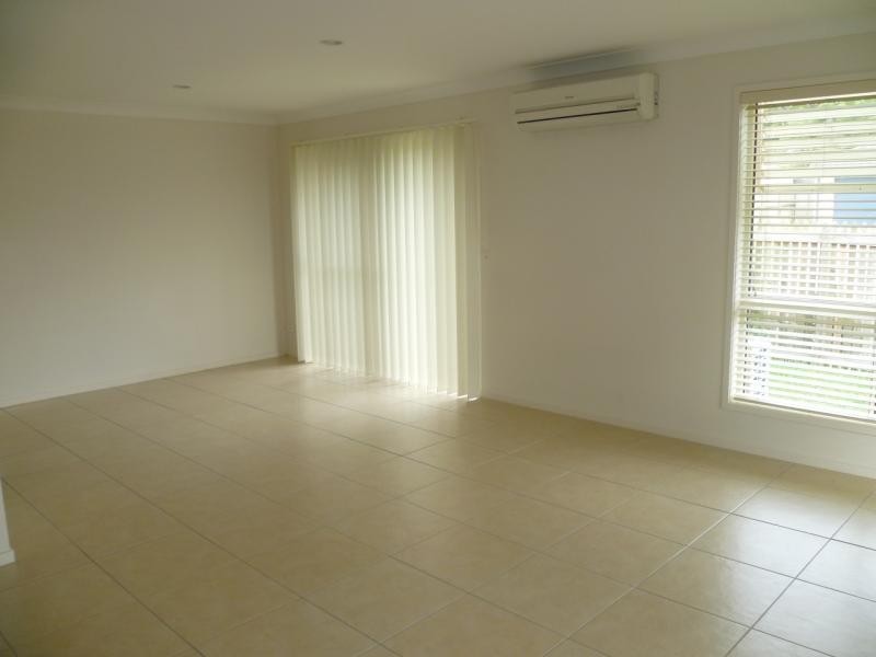 1/44 Pecan Drive, Upper Coomera QLD 4209