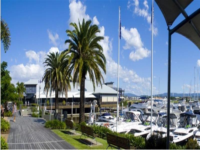 1783 Rialto Quay Drive, Hope Island QLD 4212