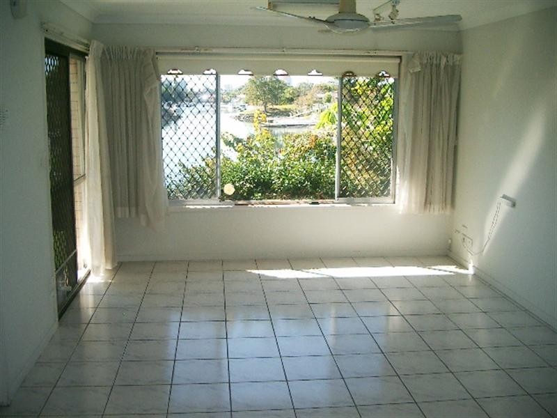 27 Bundall Road, Bundall QLD 4217