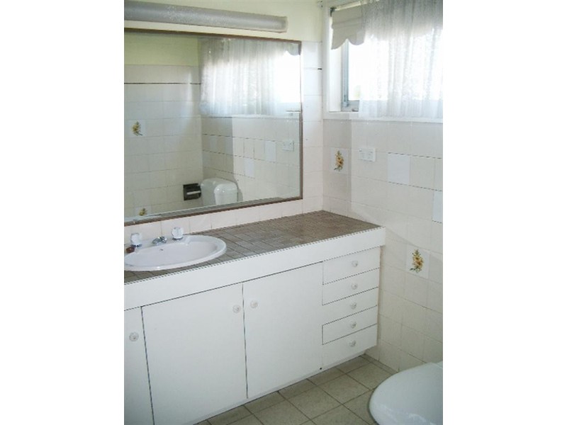 27 Bundall Road, Bundall QLD 4217