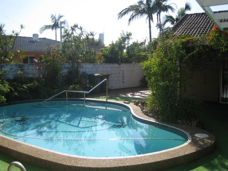 27 Bundall Road, Bundall QLD 4217