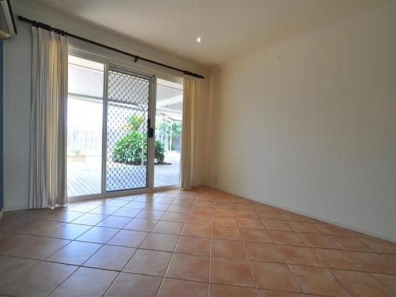 110 Monterey Keys Drive, Helensvale QLD 4212