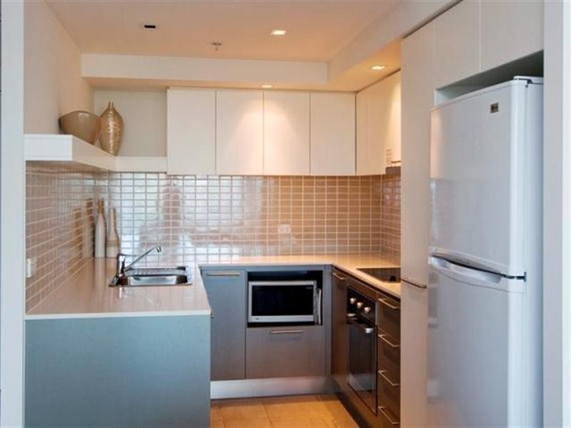 18 Enderley Avenue, Surfers Paradise QLD 4217