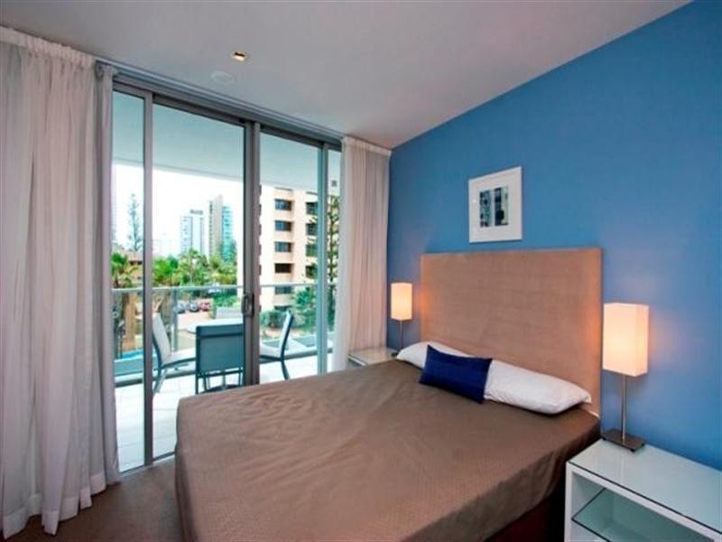 18 Enderley Avenue, Surfers Paradise QLD 4217