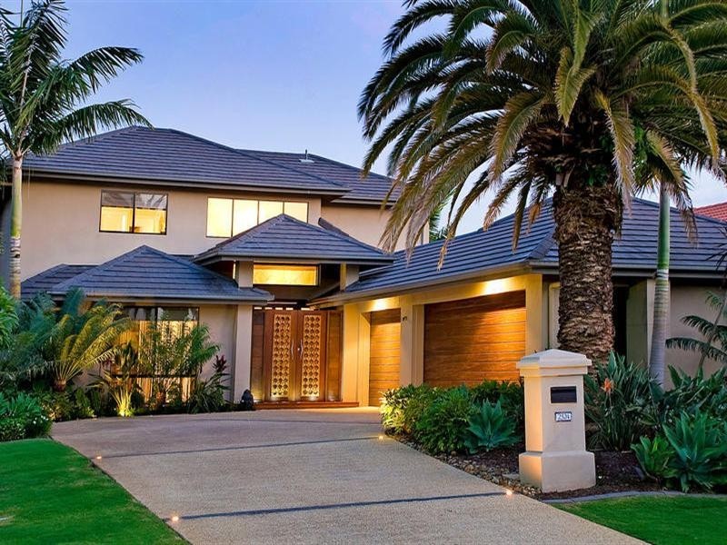 2324 Cressbrook Drive, Hope Island QLD 4212