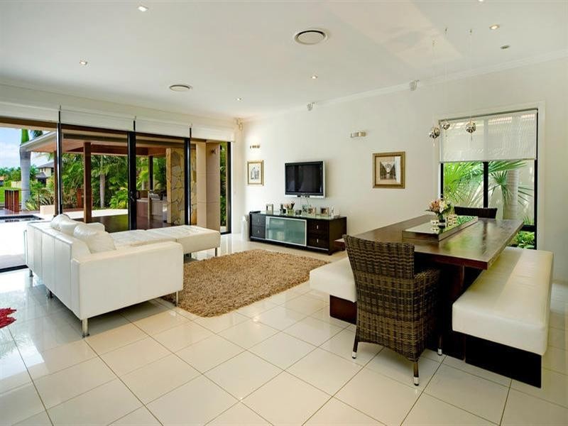 2324 Cressbrook Drive, Hope Island QLD 4212