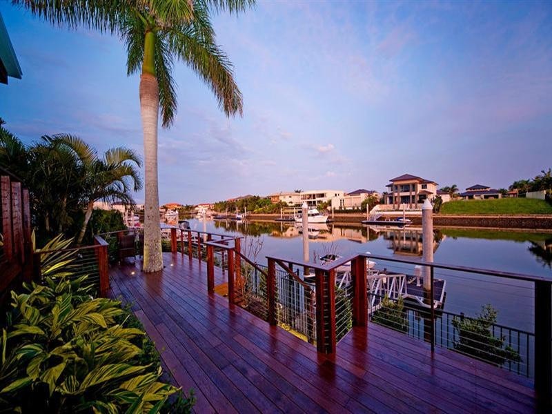 2324 Cressbrook Drive, Hope Island QLD 4212