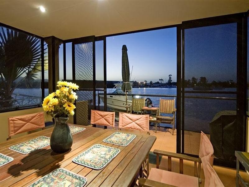 3115 Riverleigh Drive, Hope Island QLD 4212