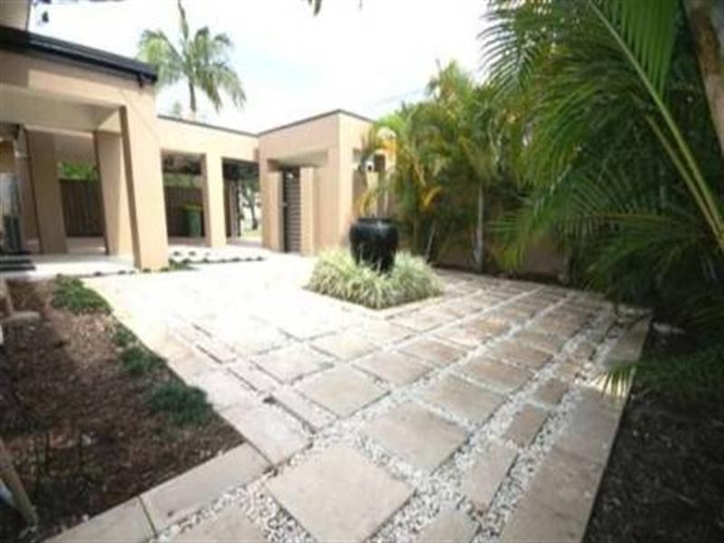 15 Wells Street, Southport QLD 4215