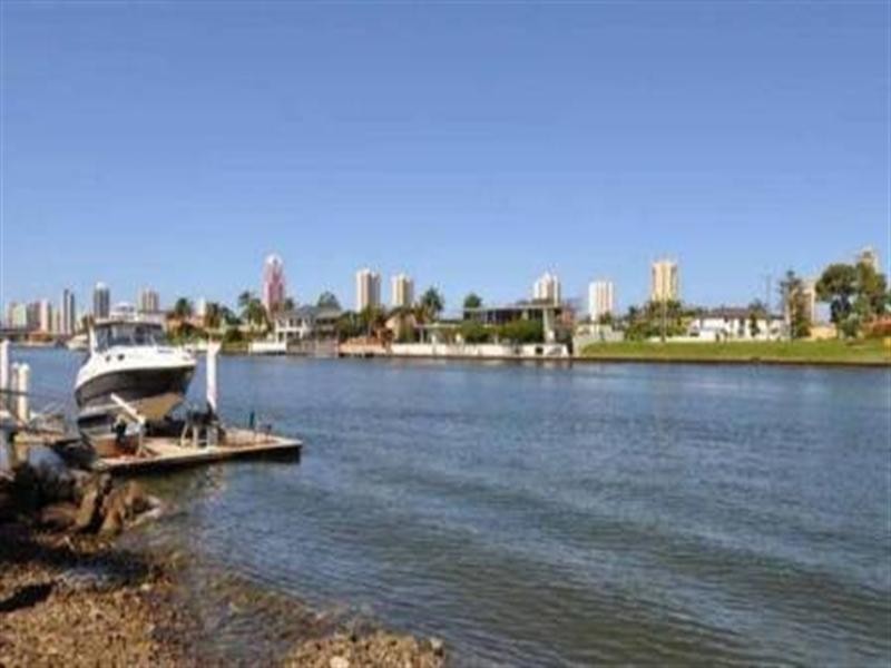 15 Wells Street, Southport QLD 4215