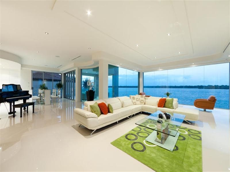 54 Knightsbridge Parade East, Sovereign Islands QLD 4216