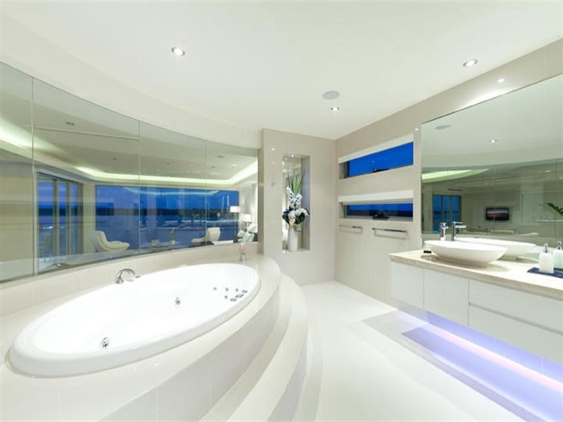 54 Knightsbridge Parade East, Sovereign Islands QLD 4216