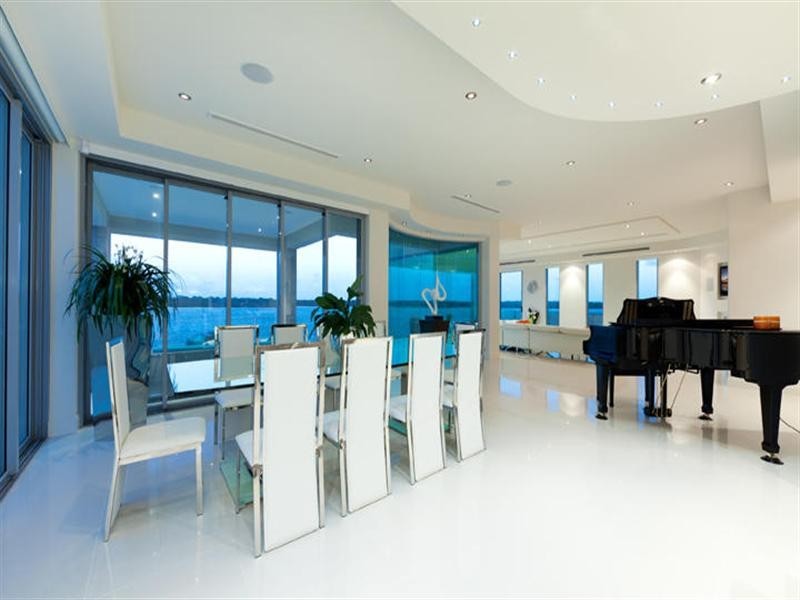 54 Knightsbridge Parade East, Sovereign Islands QLD 4216