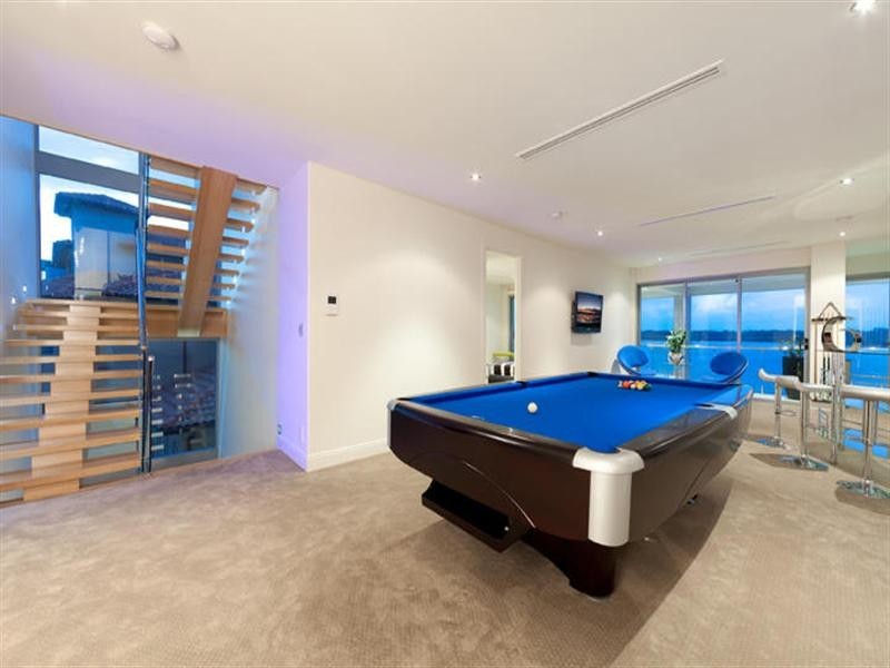 54 Knightsbridge Parade East, Sovereign Islands QLD 4216