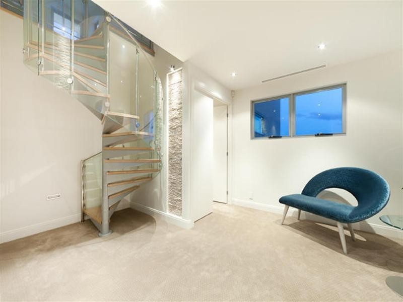 54 Knightsbridge Parade East, Sovereign Islands QLD 4216