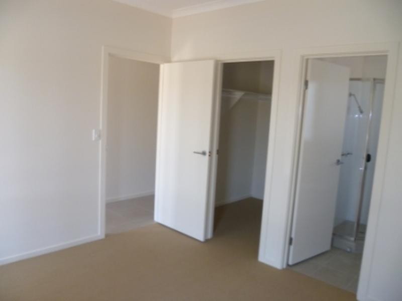 14 Leon Capra Drive, Augustine Heights QLD 4300