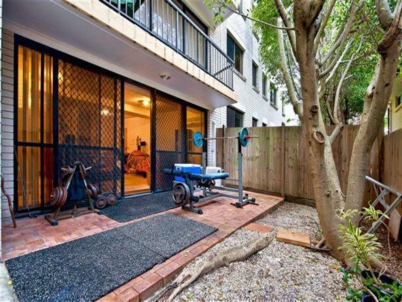 16 Markwell Avenue, Surfers Paradise QLD 4217