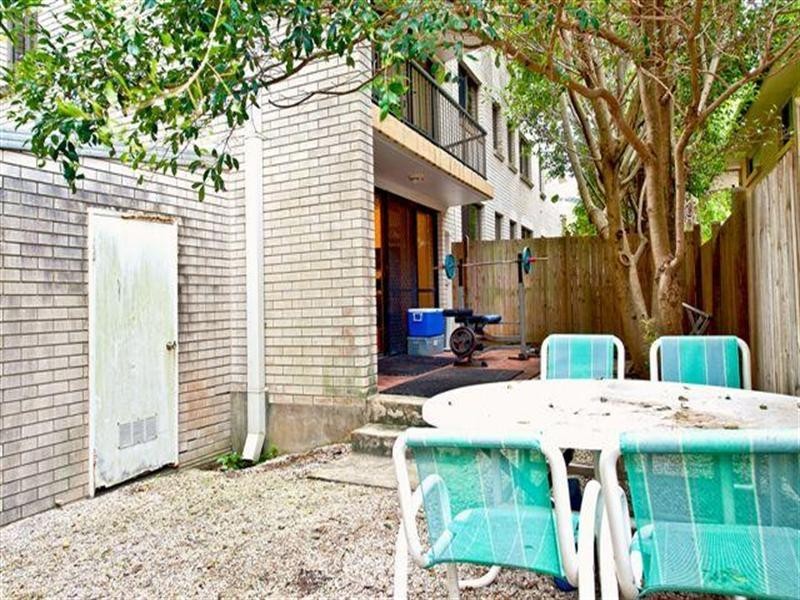 16 Markwell Avenue, Surfers Paradise QLD 4217