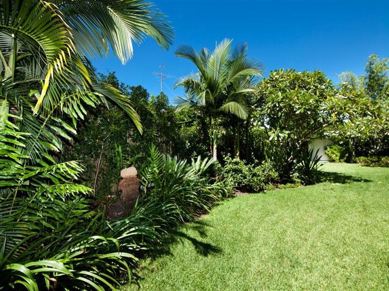 75-77 Monaco Street, Broadbeach Waters QLD 4218