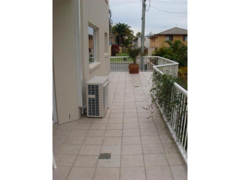 1/37 Peninsular Drive, Surfers Paradise QLD 4217