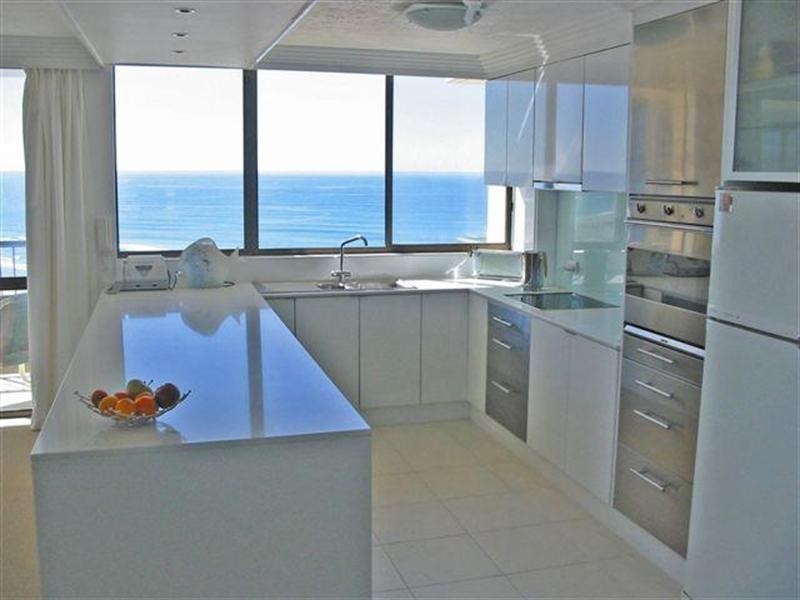 25 Northcliffe Terrace, Surfers Paradise QLD 4217