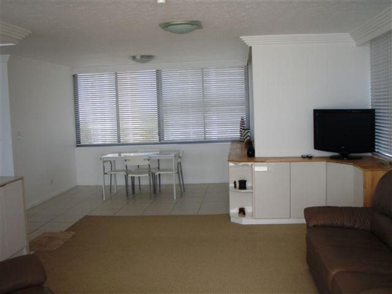 25 Northcliffe Terrace, Surfers Paradise QLD 4217