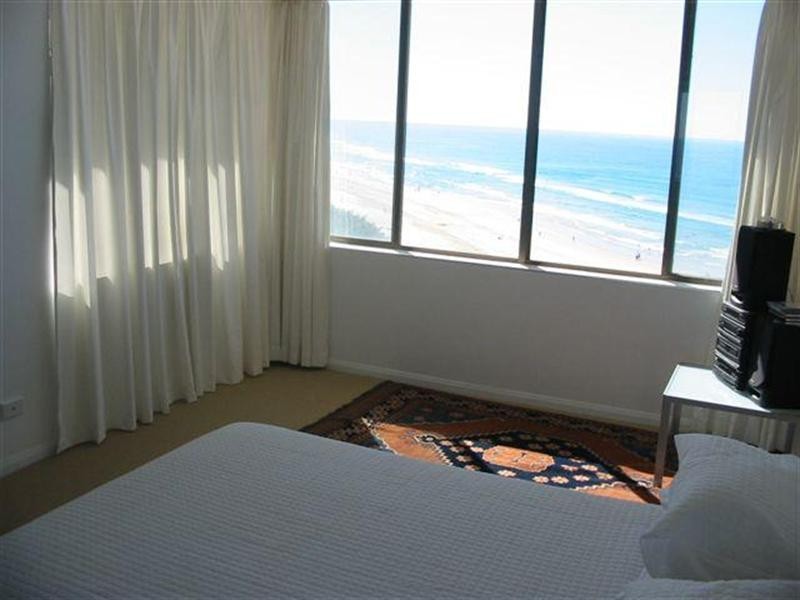 25 Northcliffe Terrace, Surfers Paradise QLD 4217