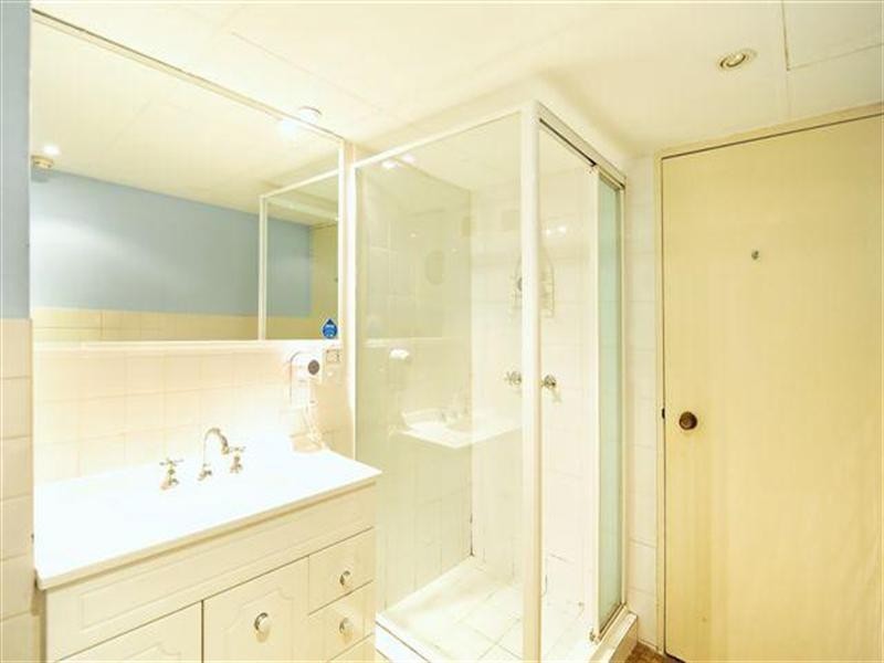 26 The Esplanade, Surfers Paradise QLD 4217