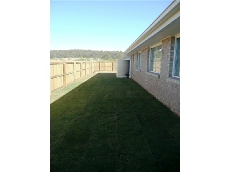 44 Peppertree Drive, Holmview QLD 4207