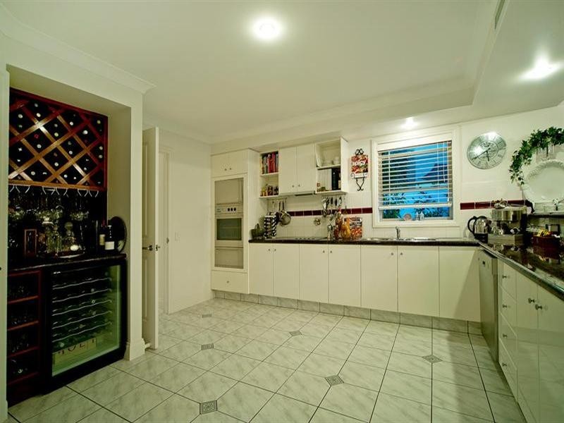 1095 Beechwood Drive, Hope Island QLD 4212