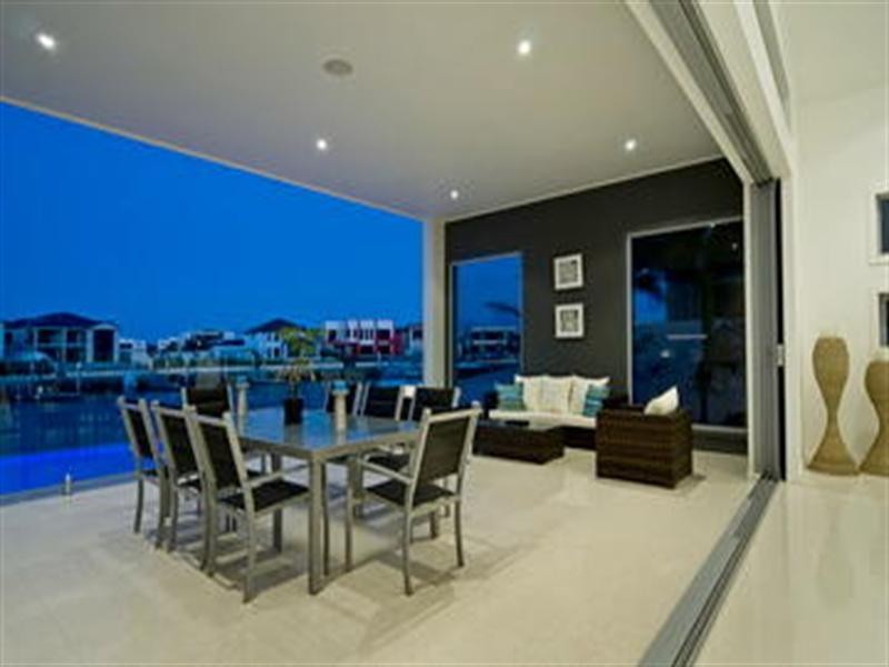 13 Queen Anne Court, Sovereign Islands QLD 4216