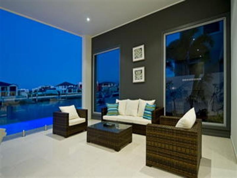 13 Queen Anne Court, Sovereign Islands QLD 4216