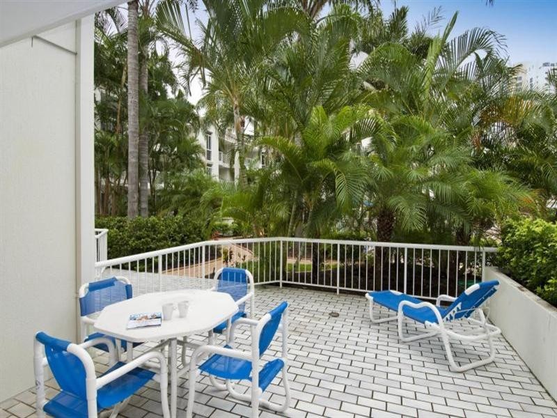 3/1 Cronin Avenue, Main Beach QLD 4217