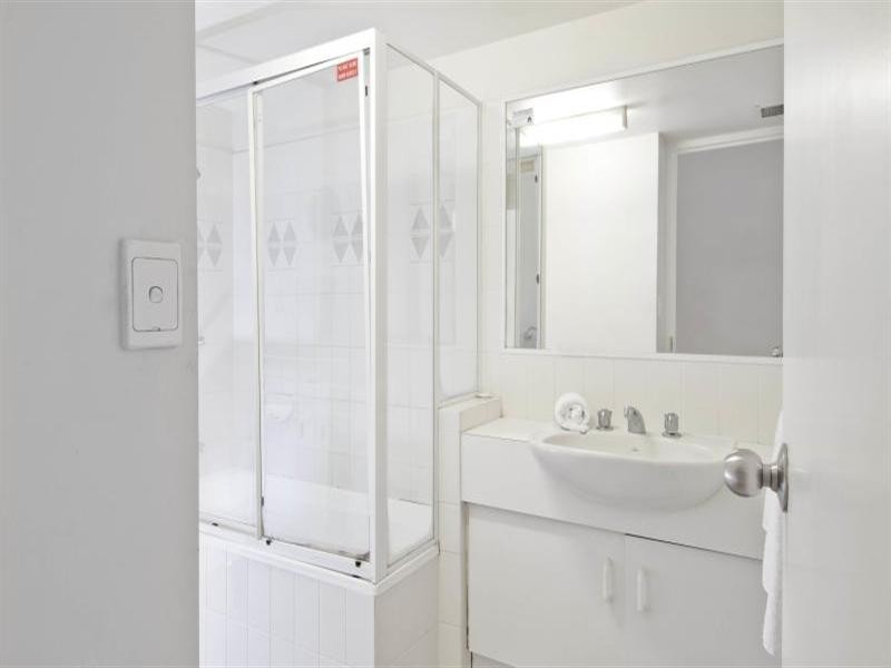 3/1 Cronin Avenue, Main Beach QLD 4217